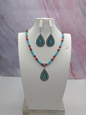 New Hand Crafted Genuine Turquoise Beaded Necklace Set, Matching Earrings